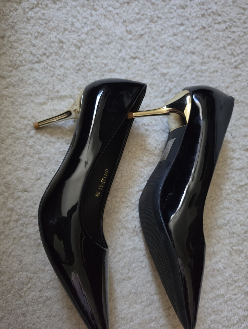 Black Pumps - Picture 2 of 5